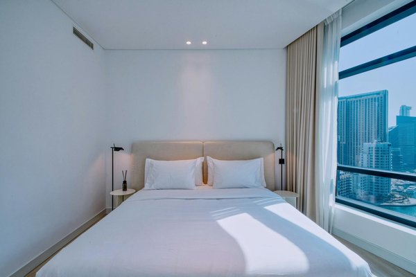 Quels sont les meilleurs itinéraires pour une randonnée dans les montagnes des Carpates, Roumanie?